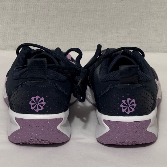 Nike Omni Multi-Court Sneakers - size 6.5 - Picture 5 of 9